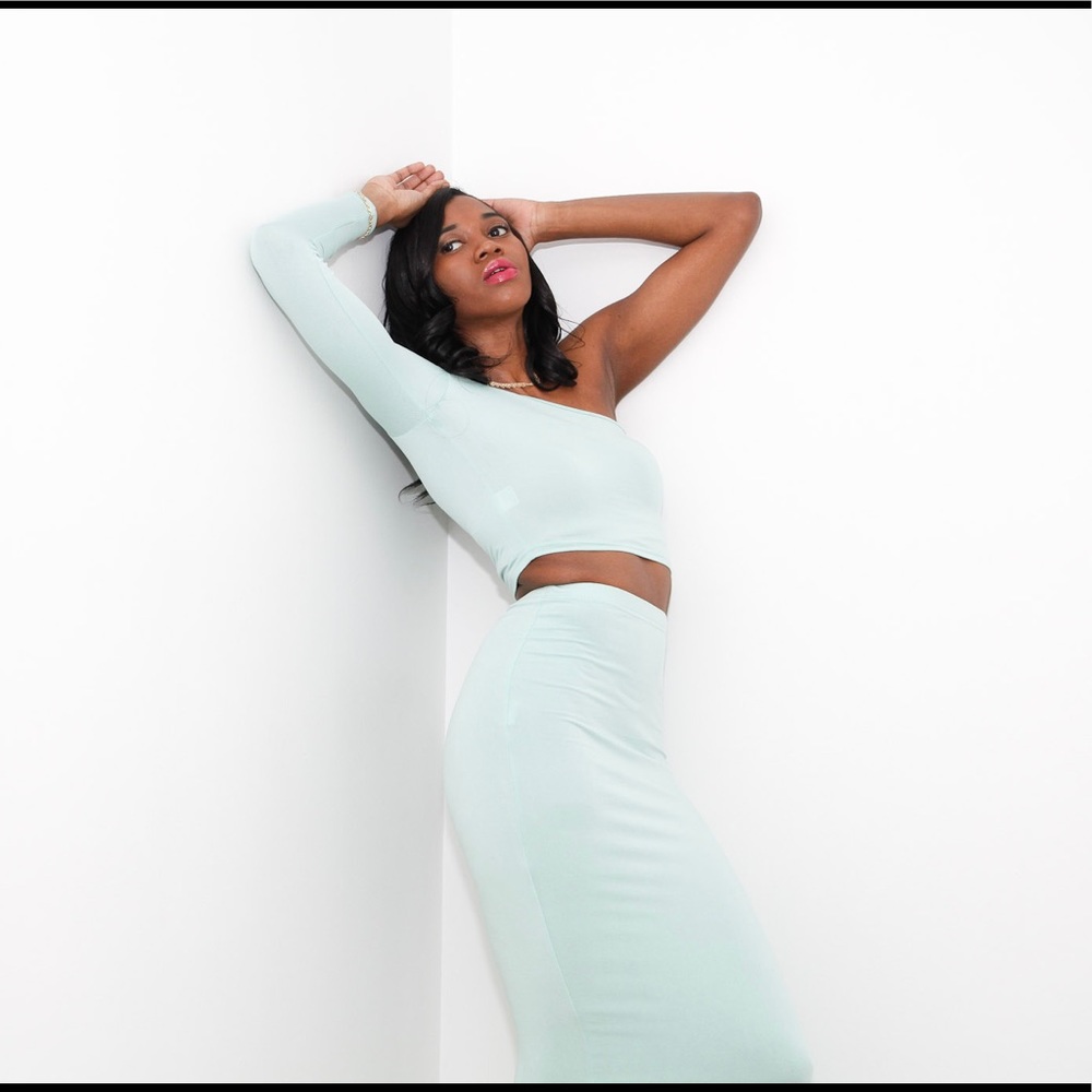 Light Green Women’s Skirtset - Picture 6 of 12